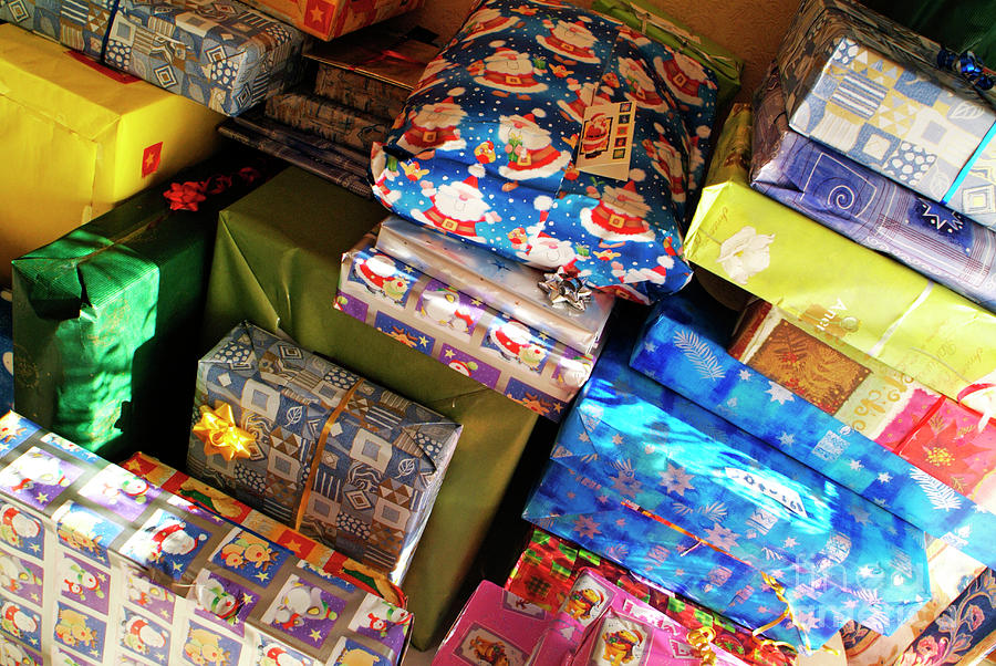 1-pile-of-christmas-presents-sami-sarkis